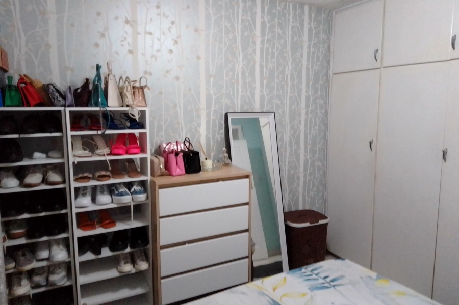 1 Bedroom Property for Sale in Essenwood KwaZulu-Natal