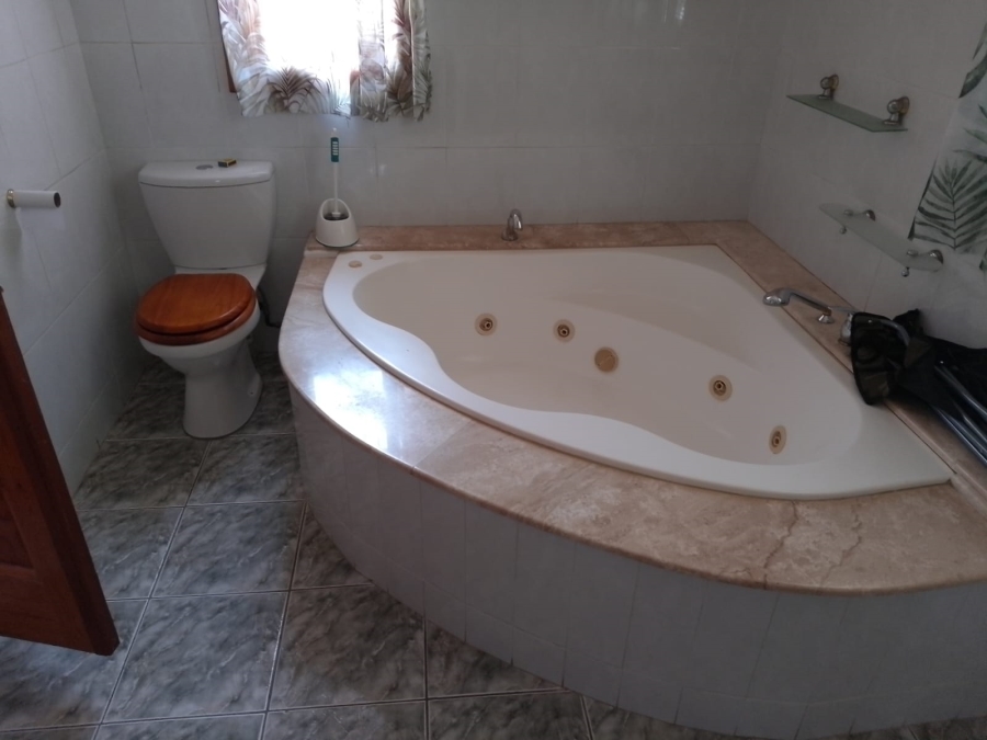 5 Bedroom Property for Sale in Glenwood KwaZulu-Natal