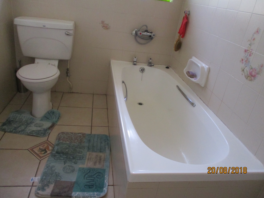 To Let 2 Bedroom Property for Rent in Howick KwaZulu-Natal