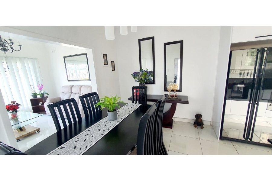 2 Bedroom Property for Sale in Uvongo KwaZulu-Natal
