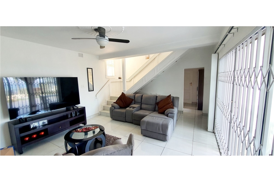 2 Bedroom Property for Sale in Uvongo KwaZulu-Natal