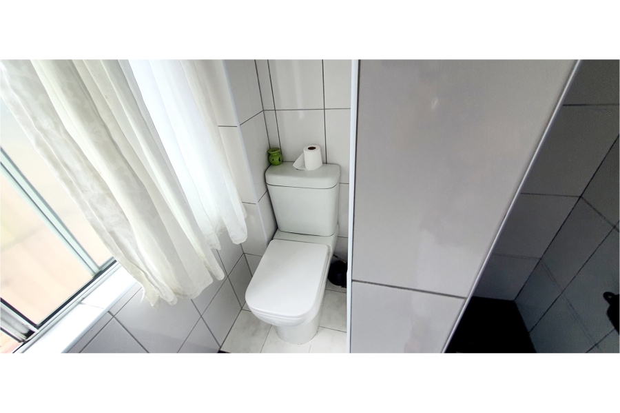 2 Bedroom Property for Sale in Uvongo KwaZulu-Natal