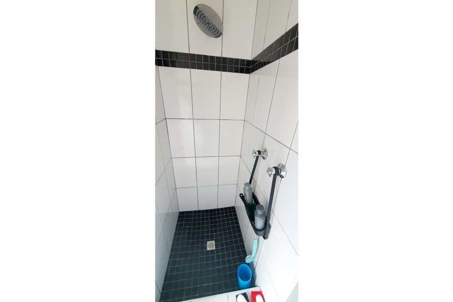 2 Bedroom Property for Sale in Uvongo KwaZulu-Natal