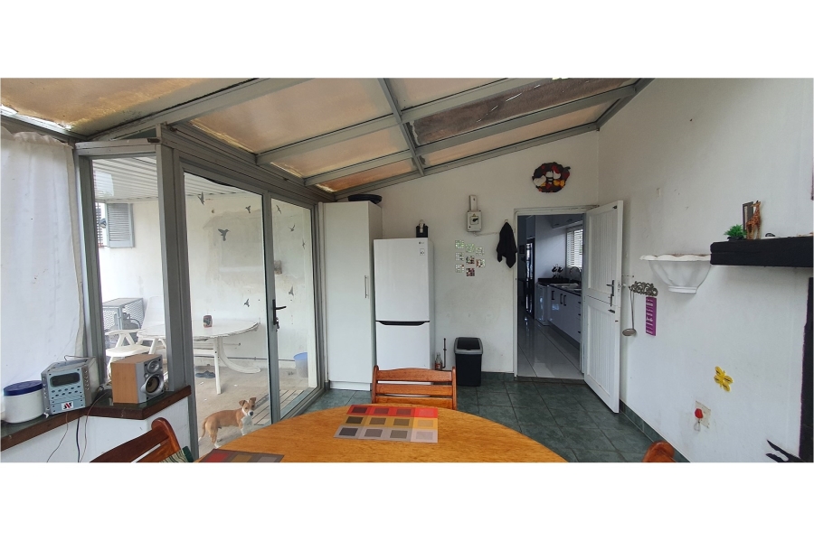 2 Bedroom Property for Sale in Uvongo KwaZulu-Natal