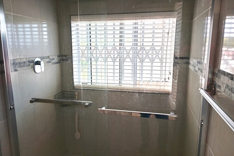 2 Bedroom Property for Sale in Uvongo KwaZulu-Natal