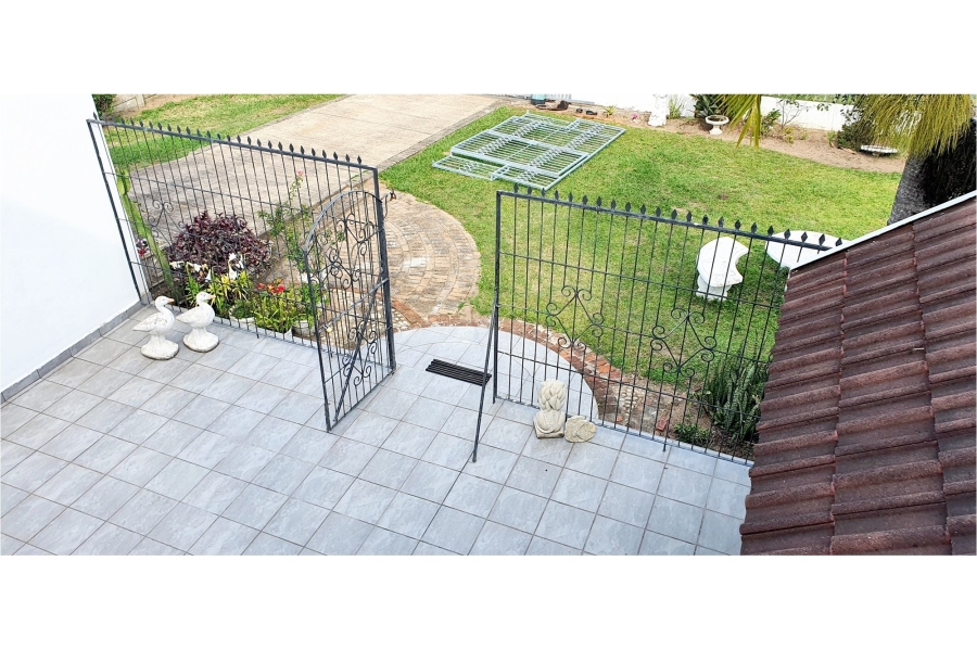 2 Bedroom Property for Sale in Uvongo KwaZulu-Natal