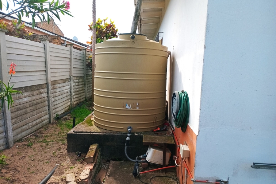 2 Bedroom Property for Sale in Uvongo KwaZulu-Natal