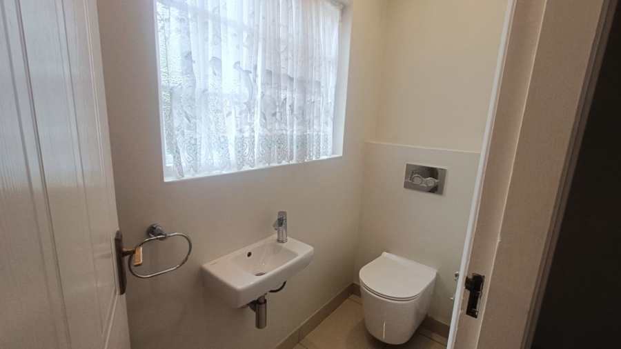 To Let 2 Bedroom Property for Rent in Gillitts KwaZulu-Natal