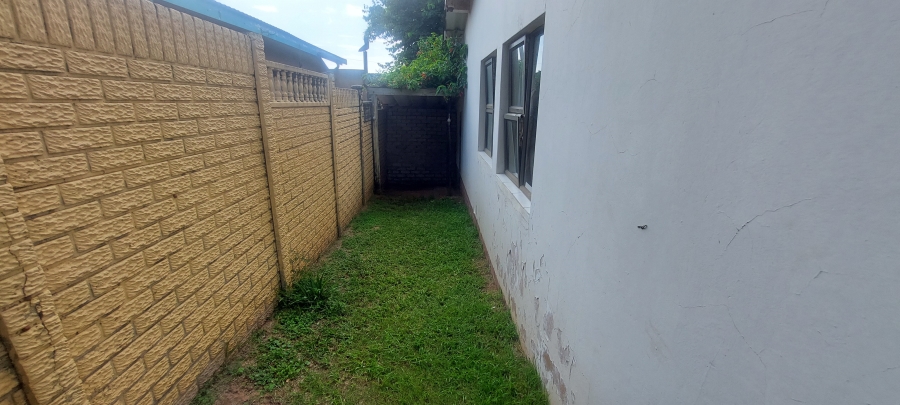 4 Bedroom Property for Sale in Sea Park KwaZulu-Natal