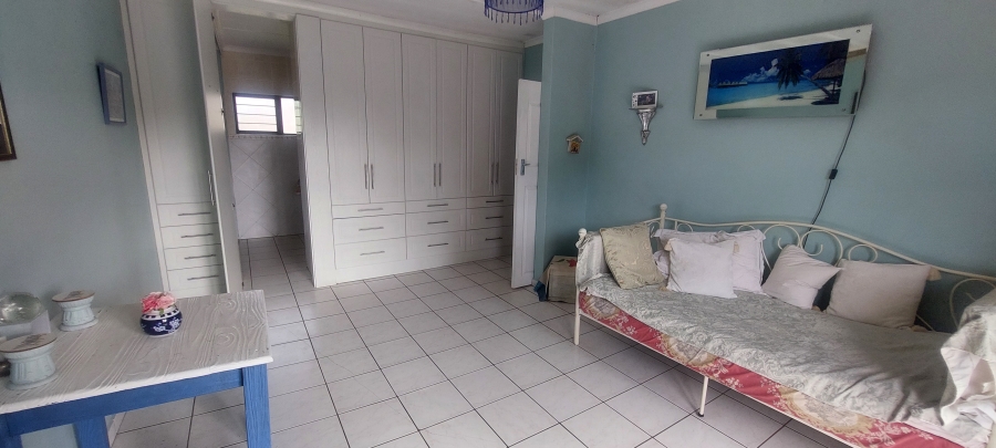 4 Bedroom Property for Sale in Sea Park KwaZulu-Natal