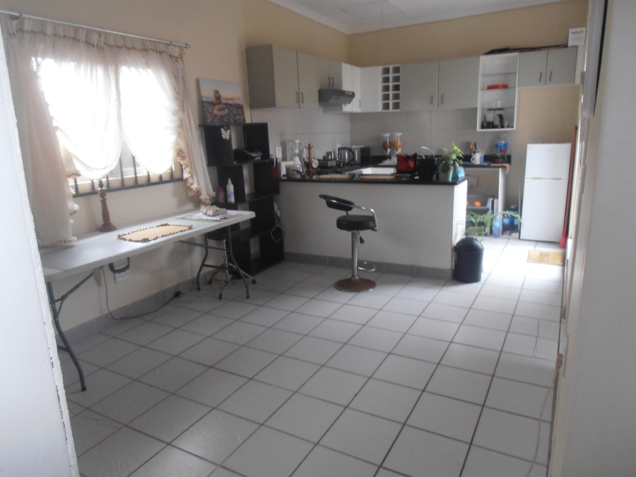 To Let 1 Bedroom Property for Rent in Bluff KwaZulu-Natal