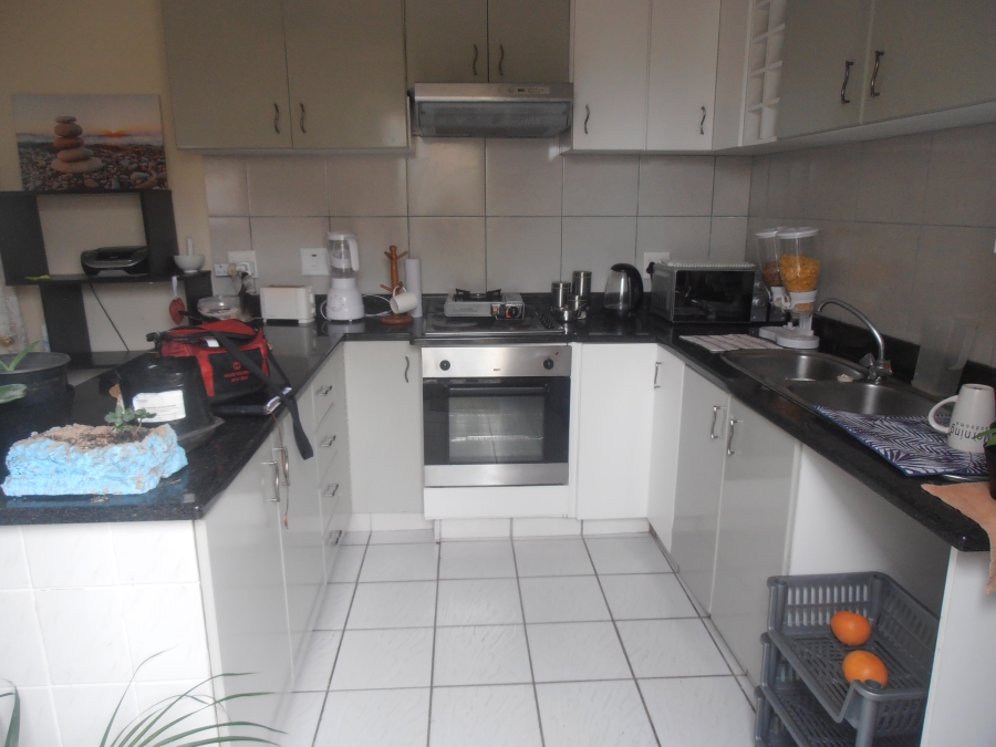 To Let 1 Bedroom Property for Rent in Bluff KwaZulu-Natal