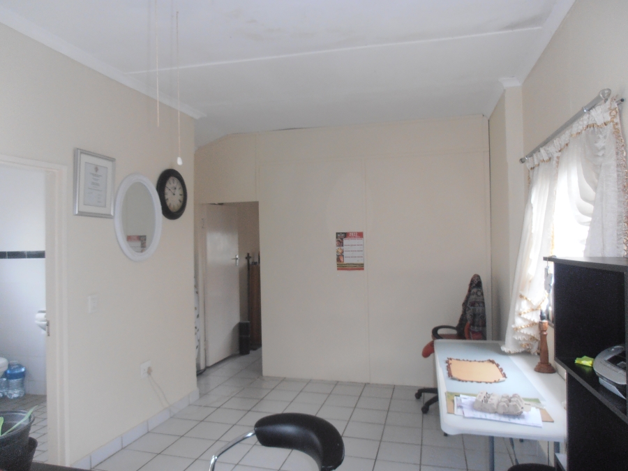 To Let 1 Bedroom Property for Rent in Bluff KwaZulu-Natal