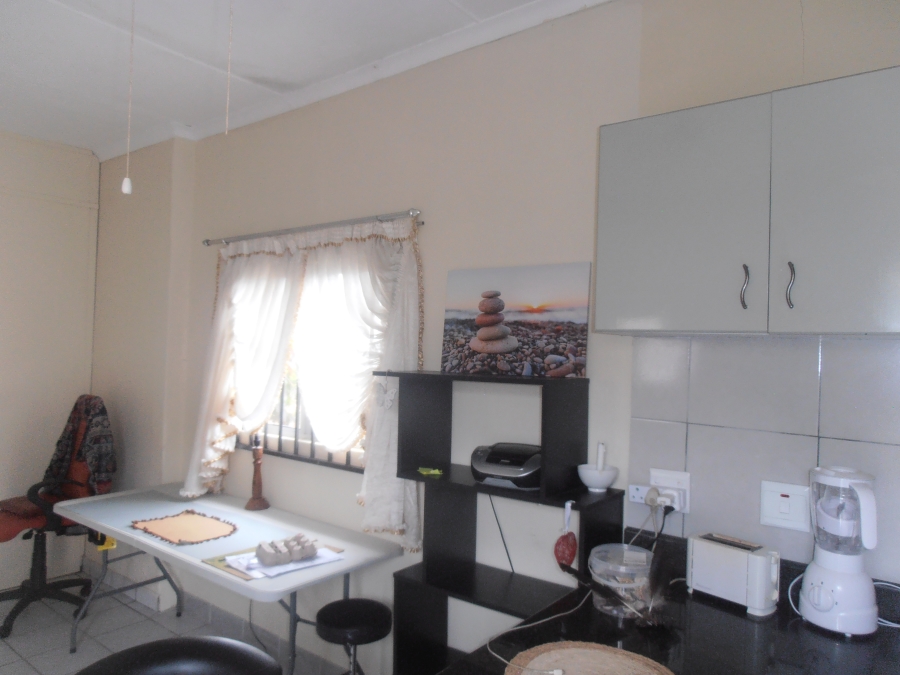 To Let 1 Bedroom Property for Rent in Bluff KwaZulu-Natal