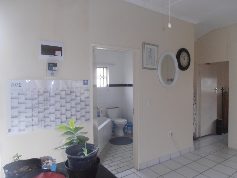 To Let 1 Bedroom Property for Rent in Bluff KwaZulu-Natal