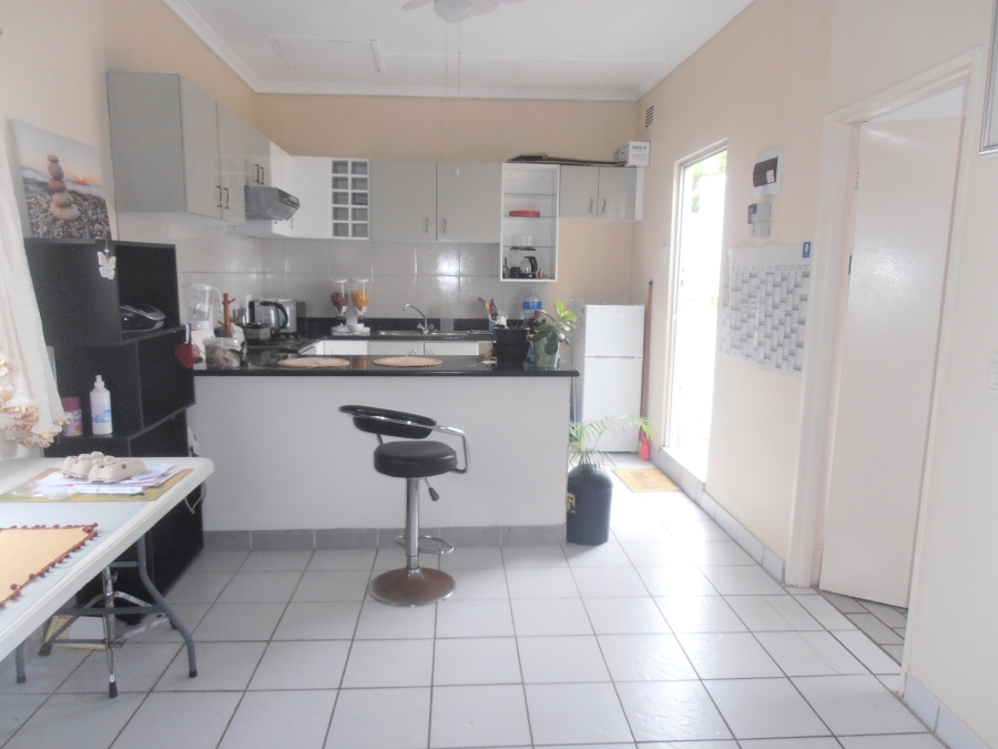 To Let 1 Bedroom Property for Rent in Bluff KwaZulu-Natal