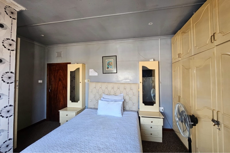 17 Bedroom Property for Sale in Manor KwaZulu-Natal