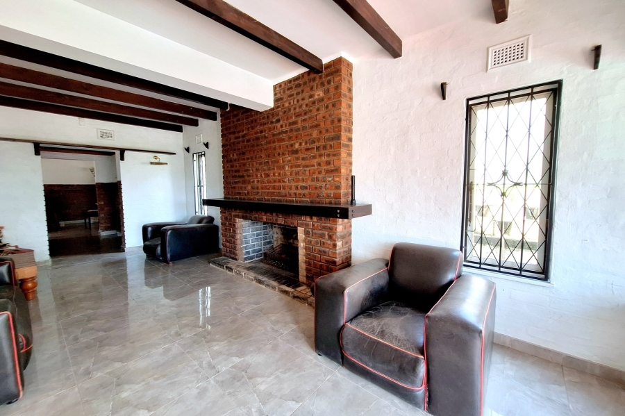 4 Bedroom Property for Sale in Cowies Hill KwaZulu-Natal