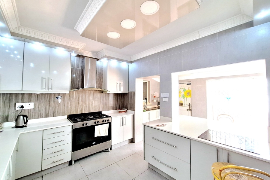 4 Bedroom Property for Sale in Cowies Hill KwaZulu-Natal