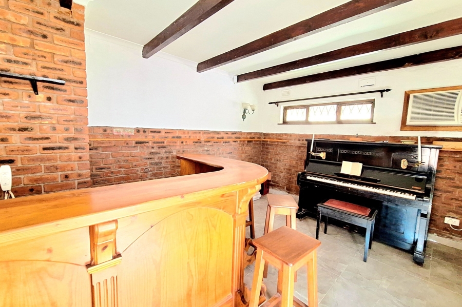 4 Bedroom Property for Sale in Cowies Hill KwaZulu-Natal