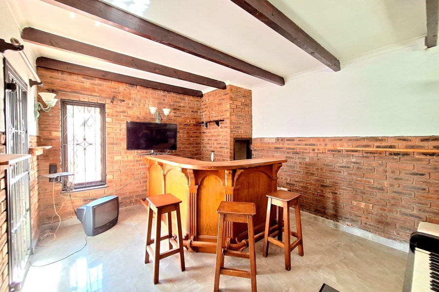 4 Bedroom Property for Sale in Cowies Hill KwaZulu-Natal