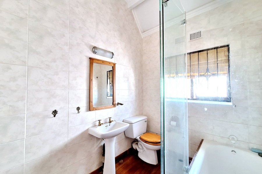 4 Bedroom Property for Sale in Cowies Hill KwaZulu-Natal