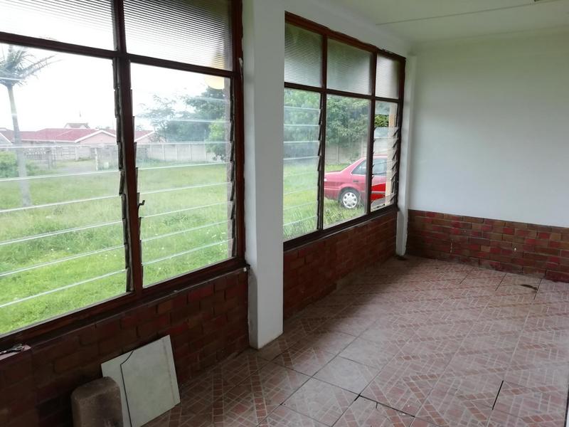 To Let 4 Bedroom Property for Rent in Park Rynie KwaZulu-Natal