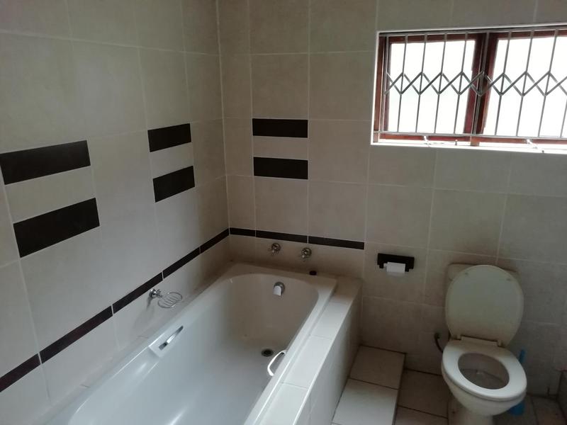 To Let 4 Bedroom Property for Rent in Park Rynie KwaZulu-Natal