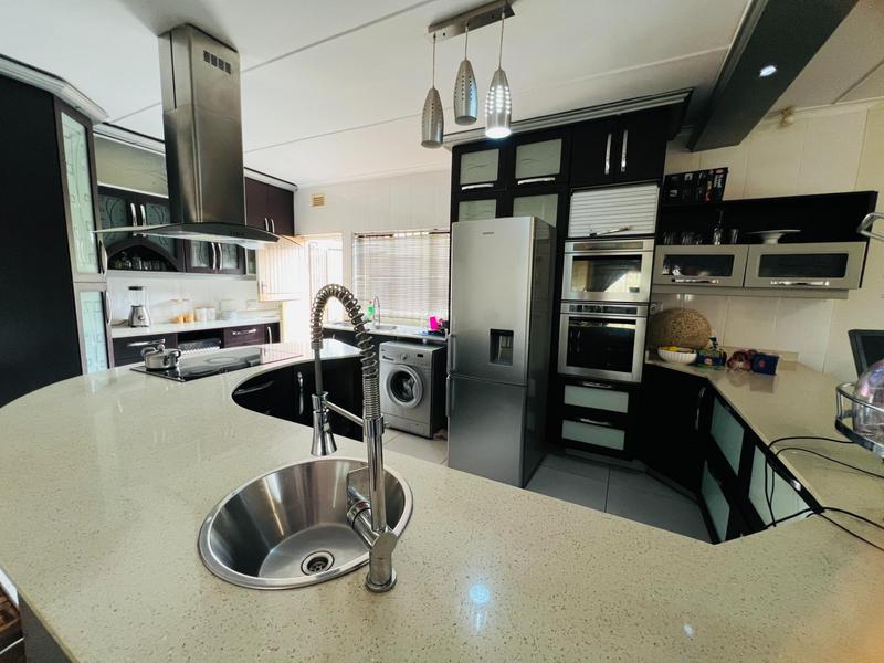 4 Bedroom Property for Sale in Berea West KwaZulu-Natal