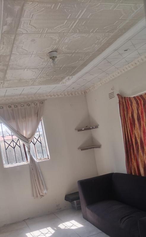 4 Bedroom Property for Sale in Umlazi KwaZulu-Natal