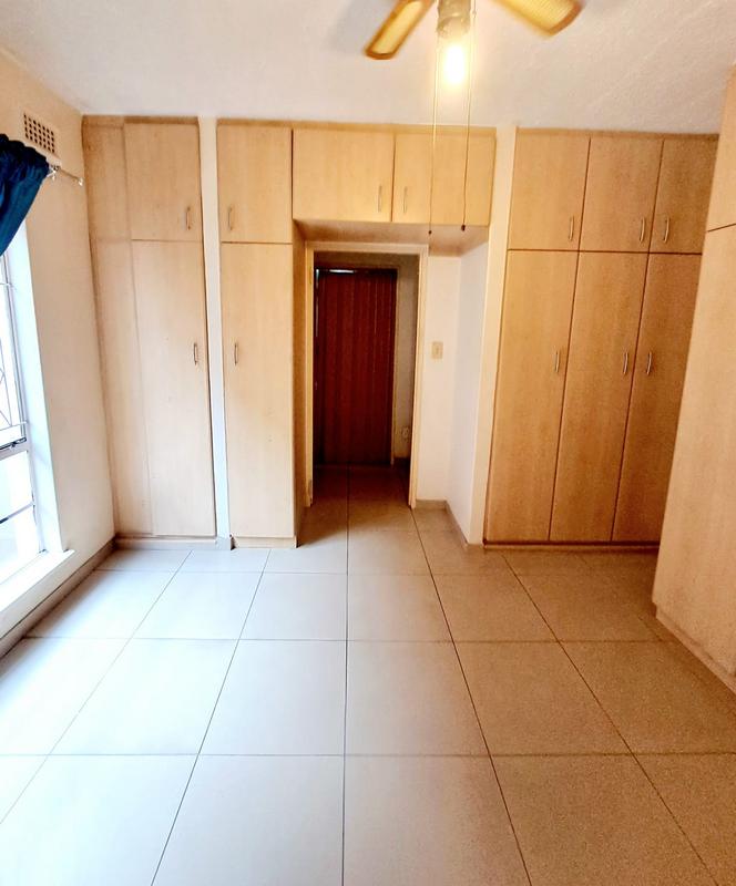 2 Bedroom Property for Sale in Montclair KwaZulu-Natal