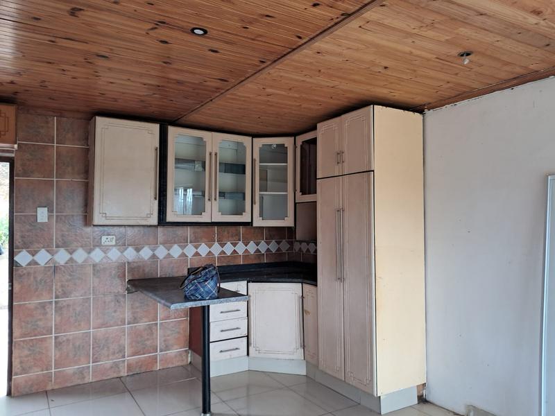 To Let 2 Bedroom Property for Rent in Umzinto KwaZulu-Natal