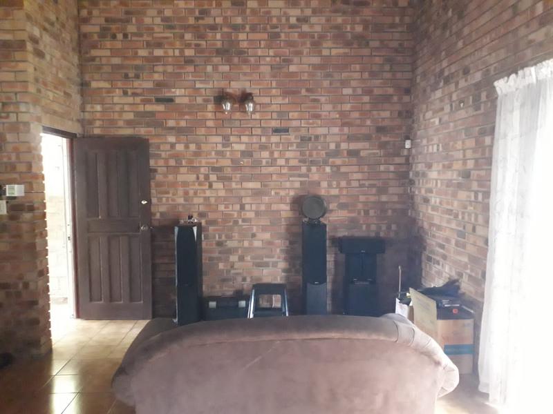 3 Bedroom Property for Sale in Woodhaven KwaZulu-Natal