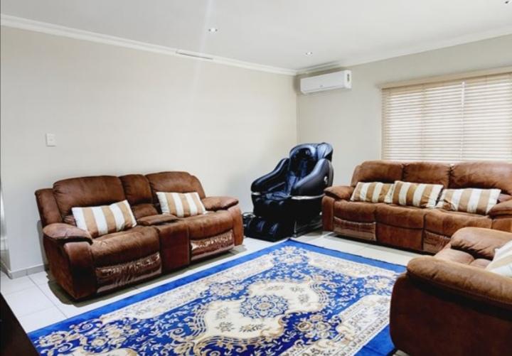 4 Bedroom Property for Sale in Veld En Vlei KwaZulu-Natal