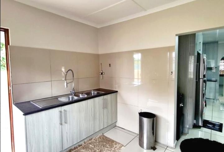 4 Bedroom Property for Sale in Veld En Vlei KwaZulu-Natal
