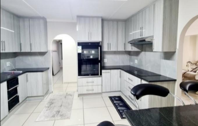 4 Bedroom Property for Sale in Veld En Vlei KwaZulu-Natal