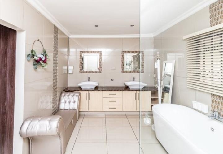 4 Bedroom Property for Sale in Veld En Vlei KwaZulu-Natal