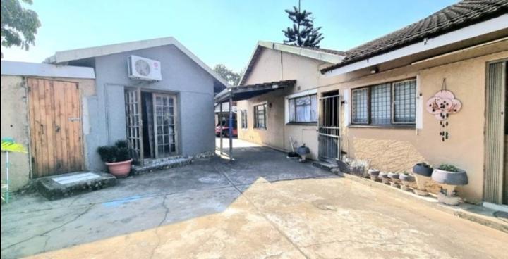 7 Bedroom Property for Sale in Veld En Vlei KwaZulu-Natal