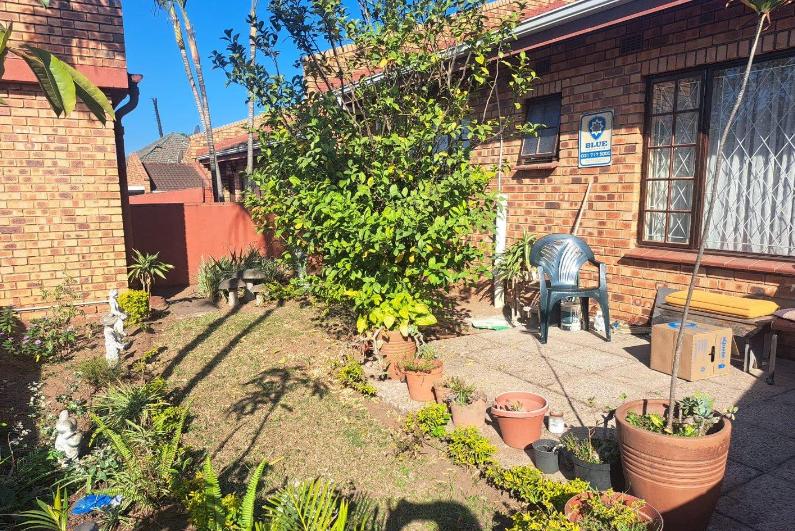 2 Bedroom Property for Sale in Montclair KwaZulu-Natal