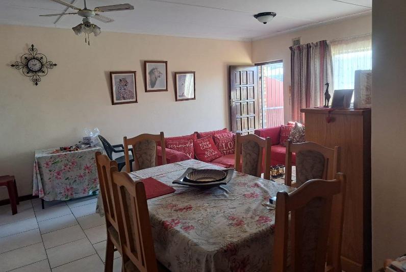 2 Bedroom Property for Sale in Montclair KwaZulu-Natal