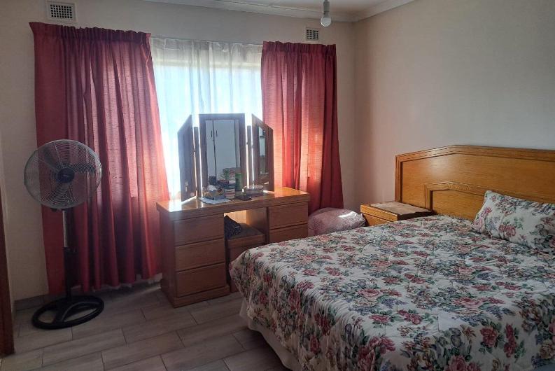 2 Bedroom Property for Sale in Montclair KwaZulu-Natal