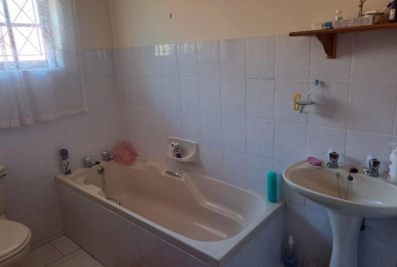 2 Bedroom Property for Sale in Montclair KwaZulu-Natal