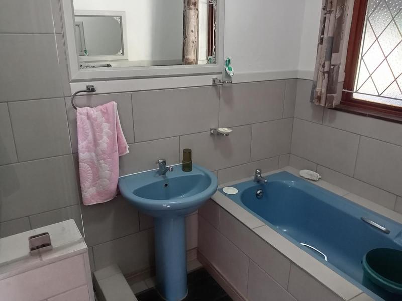 5 Bedroom Property for Sale in Park Rynie KwaZulu-Natal