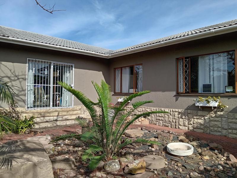 5 Bedroom Property for Sale in Park Rynie KwaZulu-Natal