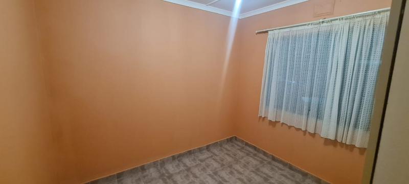 To Let 1 Bedroom Property for Rent in Centenary Park KwaZulu-Natal