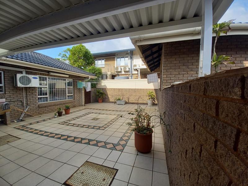 5 Bedroom Property for Sale in Desainagar KwaZulu-Natal
