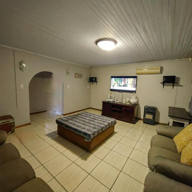 4 Bedroom Property for Sale in Signal Hill KwaZulu-Natal