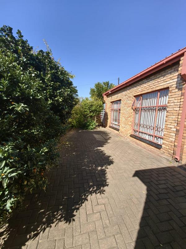 3 Bedroom Property for Sale in Lennoxton KwaZulu-Natal