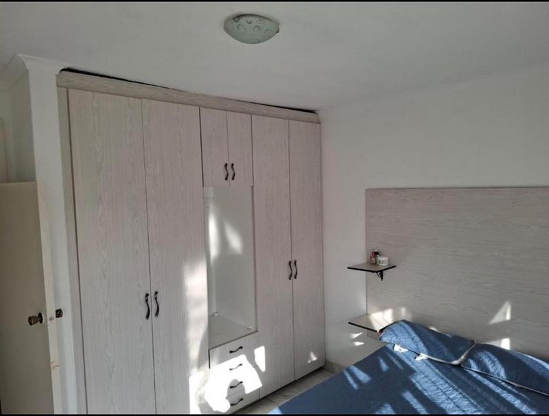 6 Bedroom Property for Sale in Kenville KwaZulu-Natal