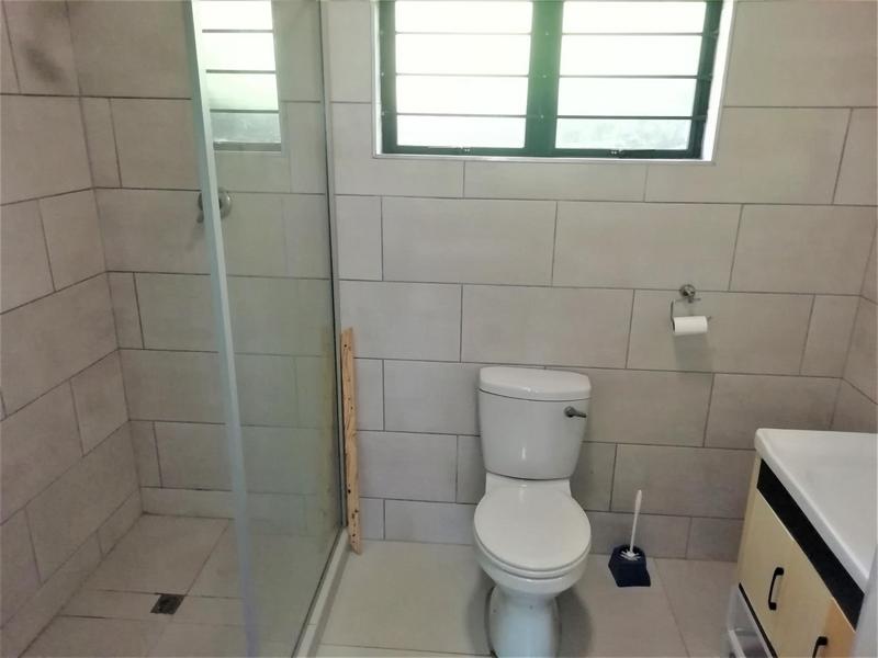 To Let 2 Bedroom Property for Rent in Umkomaas KwaZulu-Natal